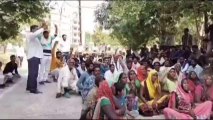 नरसिंहपुर: दलित महिलाओं से मारपीट के विरोध में एसपी ऑफिस का किया गया घेराव
