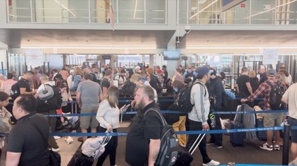 Airports with the Longest International Travel Wait Times this Holiday Season