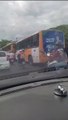 Engavetamento entre três ônibus deixa passageiros feridos na Suburbana