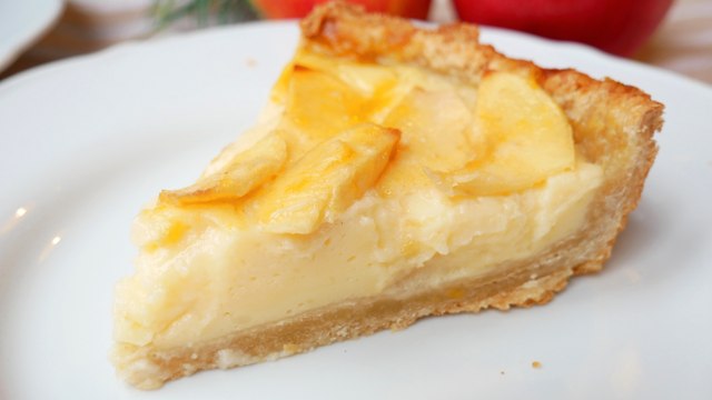Tarta de manzana y crema pastelera, postre fácil y delicioso