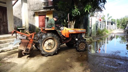 Cuộc sống nông thôn,xới đất trồng cây