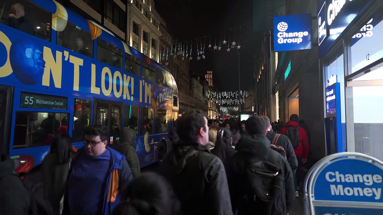 Walking Tour — London Night Walk to Oxford Street