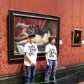 Attivisti per il clima attaccano dipinto alla National Gallery di Londra