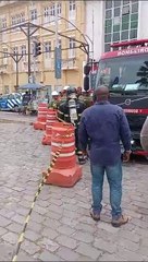 Prédio de Prefeitura de Salvador é evacuado após incêndio; assista