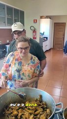 Ratinho posta foto e vídeo raros ao lado da esposa: "Amor da minha vida"