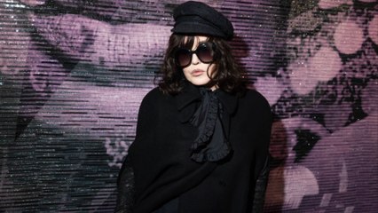 Isabelle Adjani explique pourquoi elle porte toujours des lunettes noires