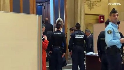 ترامب يدلي بشهادته في محاكمة مدنية تهدد إمبراطوريته العقارية