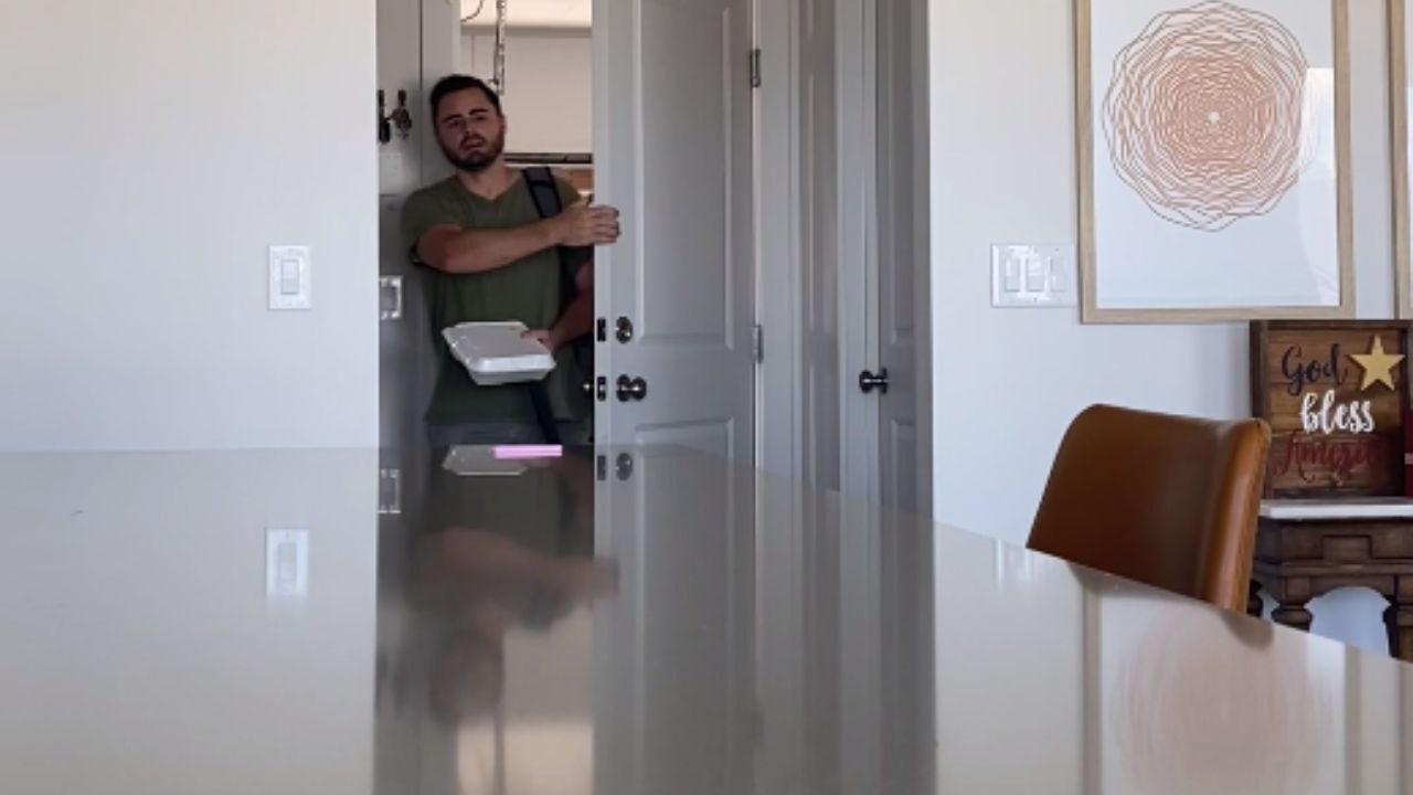 Husband's precious reaction to wife's pregnancy...