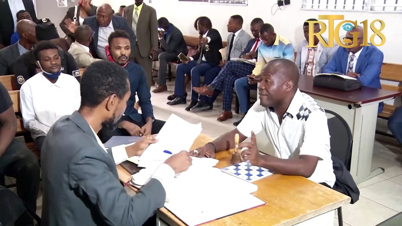 Direktè Afè Jidisyè Ministè Jistis la Jean Nesly Elie vizite tribinal 1è enstans pòtoprens la.