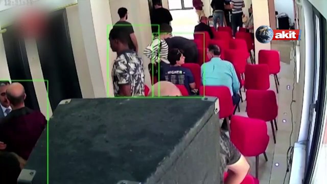 Kilise rahibine ‘hoşgörü tokadı’ attı