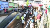 4.Levent metro istasyonunda intihar girişimi: Seferler iptal oldu, ulaşım kilitlendi-1