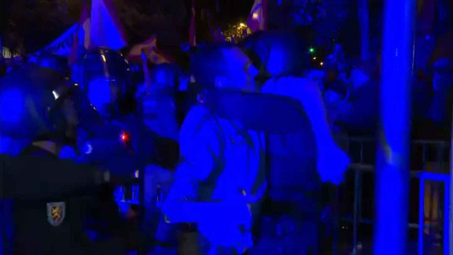 Cargas policiales y gas lacrimógeno en Ferraz.