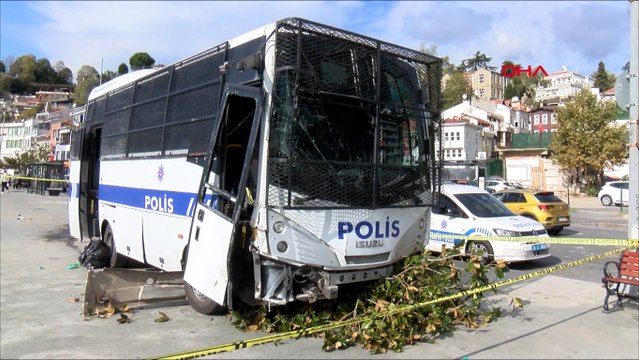 Sarıyer'de polisleri taşıyan otobüs denize düşmekten son anda kurtuldu