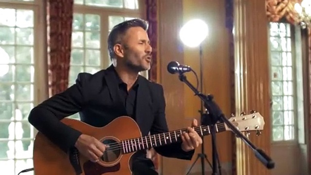 Alberto performing Isnt she lovely