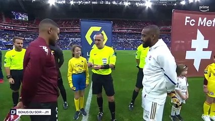 OL - Les commentateurs de Prime se moquent de la coupe de cheveux de l'arbitre