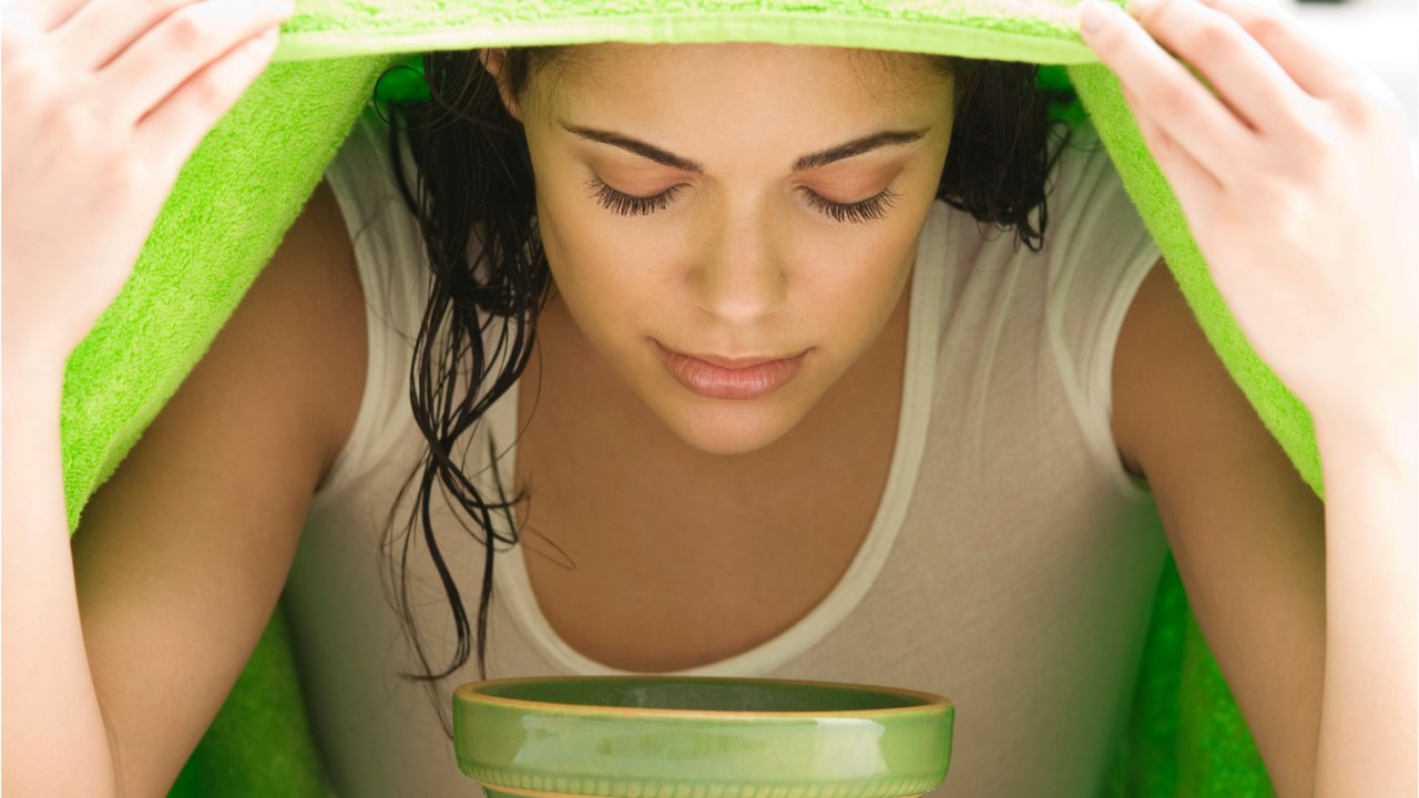 Mit Wasserdampf gegen Erkältung: Wann hilft Inhalieren?