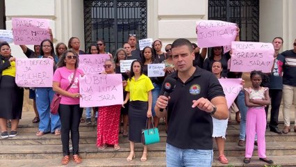 Família de Sara Mariano faz protesto e pede para ver a filha da cantora