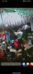Video: स्टेज पर झूम रही थी बार डांसर, अचानक युवक ने स्टेज पर चढ़ कर की हर्ष फायरिंग, देखें वीडियो