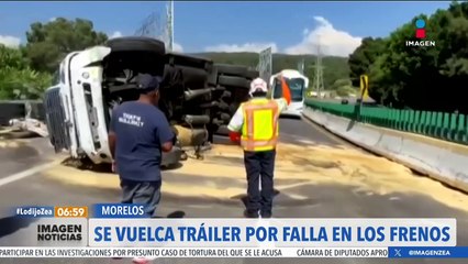 Tráiler vuelca en la México-Cuernavaca por una falla en los frenos