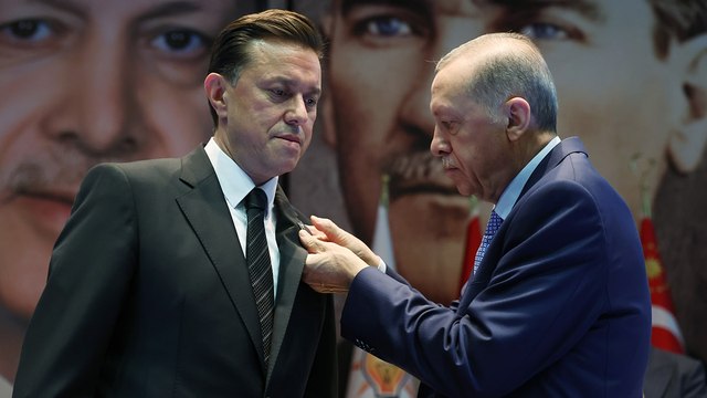 İYİ Parti’den istifa eden Eskişehir Milletvekili Nebi Hatipoğlu, AKP’ye katıldı