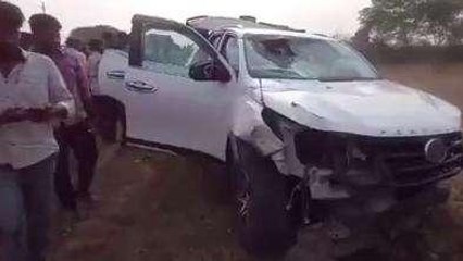 ब्रेकिंग: केंद्रीय मंत्री के वाहन की जबरदस्त टक्कर, 1 की मौत, बाल बाल बचे प्रहलाद पटेल