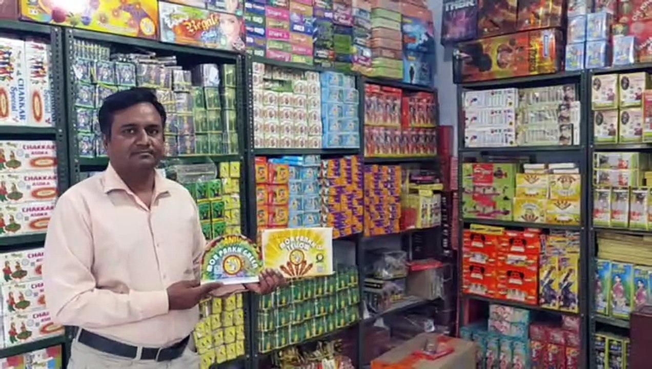 पटाखों की नई रेंज बाजार में, फोटो फ्लैश के साथ आएगी क्लिक-क्लिक की आवाज