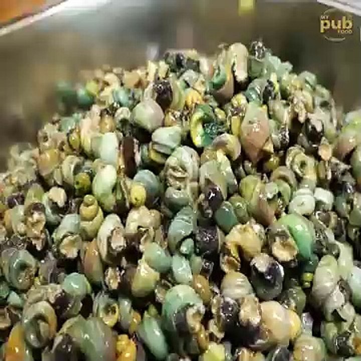 Amazing Korean snail soup made by hand in a mass production factory