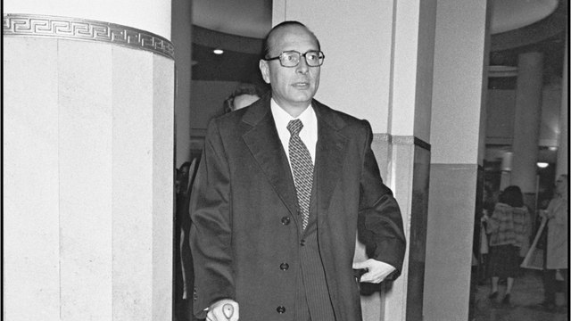 GALA VIDEO - Jacques Chirac “dans un état grave” : cet accident de voiture qui avait failli lui coûter cher