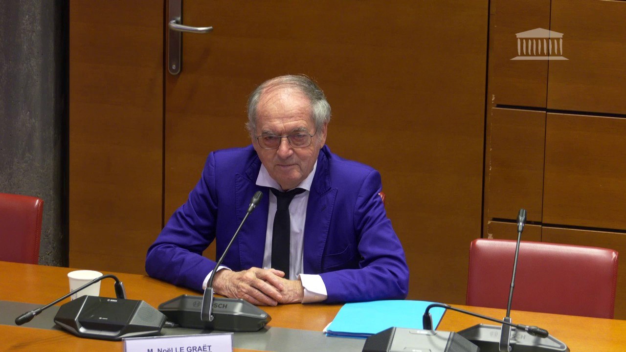 Lutte contre les discriminations à la FFF: Noël Le Graët affirme que ses propos sur l'homophobie "n'étaient pas dignes" mais réfute les accusations de racisme