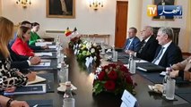 وزير الشؤون الخارجية يجري محادثات مطولة مع نظيرته الرومانية ببوخارست