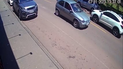 Câmera flagra colisão que deixou motociclista ferido no Cancelli