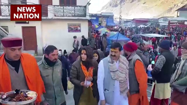 Raveena Tandon in Kedarnath : बाबा केदारनाथ के धाम पहुंची अभिनेत्री रवीना टंडन