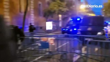 La Policía corta la calle Ferraz ante la llegada de los primeros manifestantes