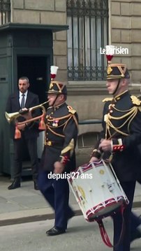 Emmanuel Macron ressuscite la relève de la garde républicaine