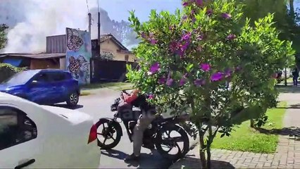 Incêndio em restaurante mobiliza Bombeiros até o Cristo Rei; idoso fica ferido ao tentar arrombar porta