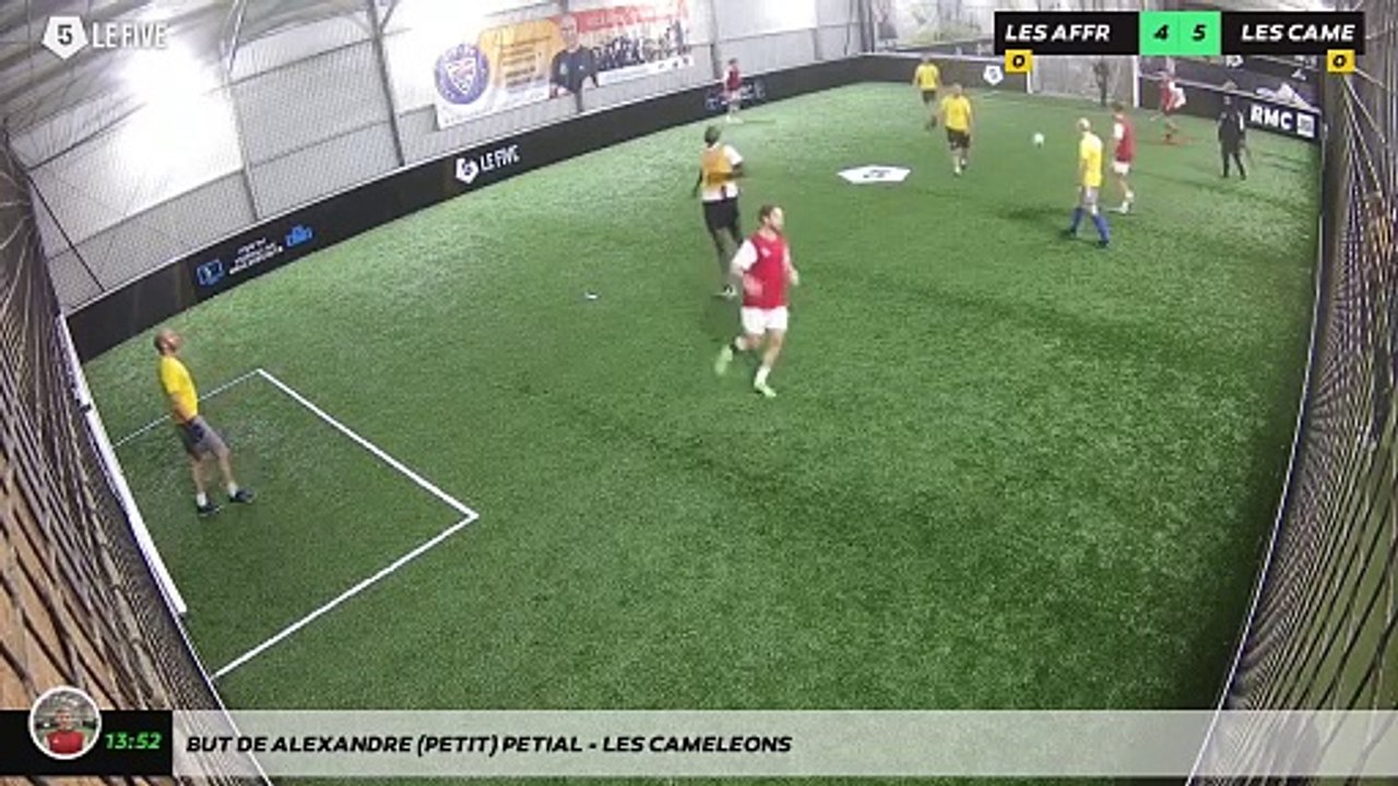 But de Alexandre (petit) Petial - LES CAMELEONS