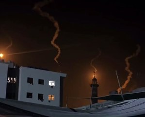 قنابل ضوئية في محيط مستشفى الشفاء