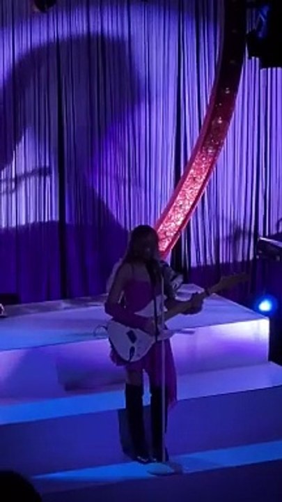 Sabrina Carpenter Tornado Warnings Performance from the email i can't send Tour
