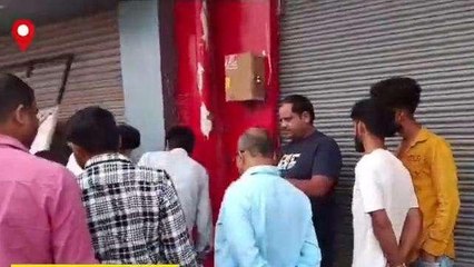बुलन्दशहर: अज्ञात चोरों ने शोरूम को बनाया निशाना, लाखों का माल उड़ाया