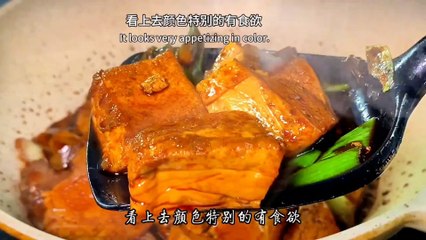 Chinese cuisine, the classic method of braising tofu with scallions, is tender, smooth, fresh