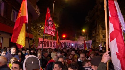 Más de 7000 personas en el segundo día consecutivo de protesta en Ferraz, que termina con cargas