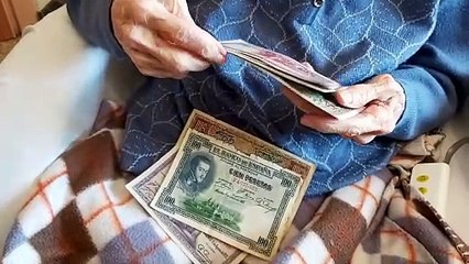 Maria Branyas, la mujer más mayor del mundo, recuerda los billetes de otras épocas