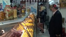 Limonla mı, sirkeyle mi ? Neşeli Günler efsanesindeki turşucu turşunun sırrını açıkladı