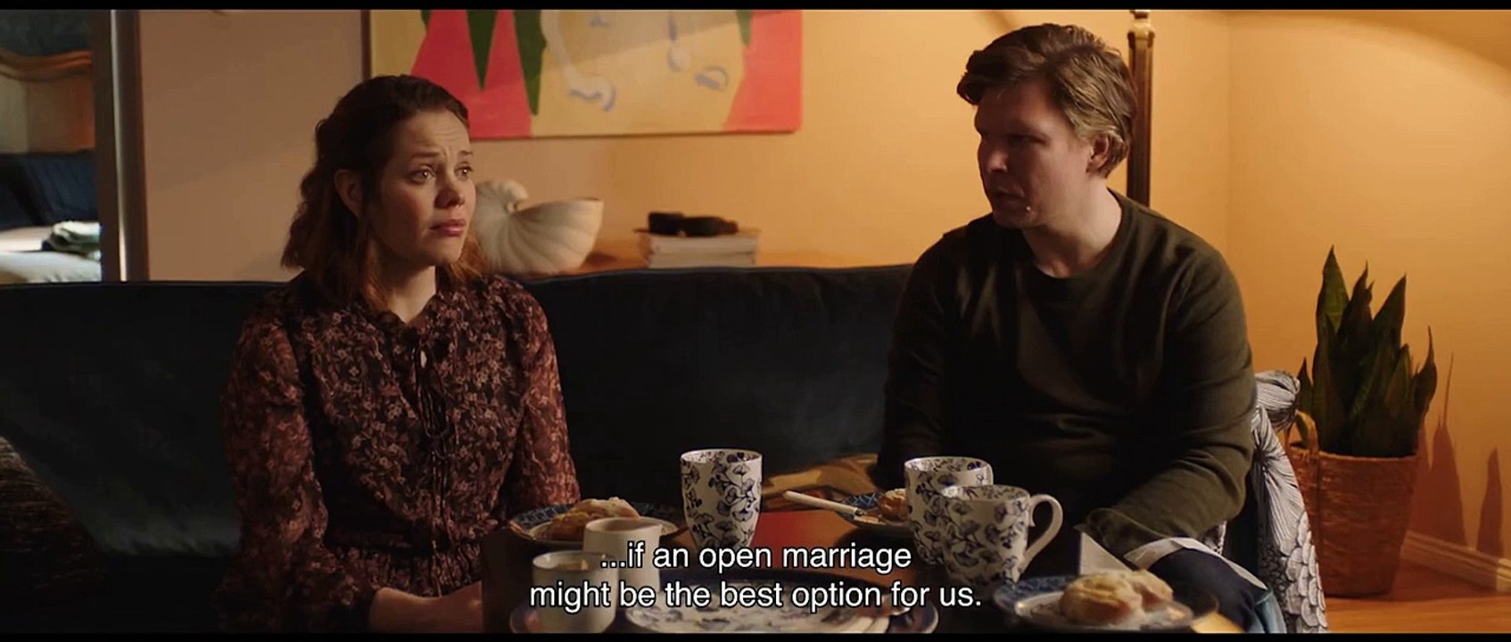 Four Little Adults Trailer OmeU