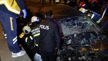 Ters yöne giren cip, içinde 11 kişinin bulunduğu otomobille çarpıştı: 2 ölü, 10 yaralı