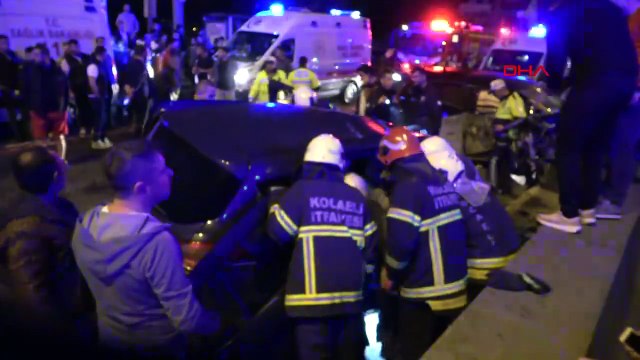 Kocaeli'de otomobil ile cip çarpıştı: 2 ölü, 10 yaralı