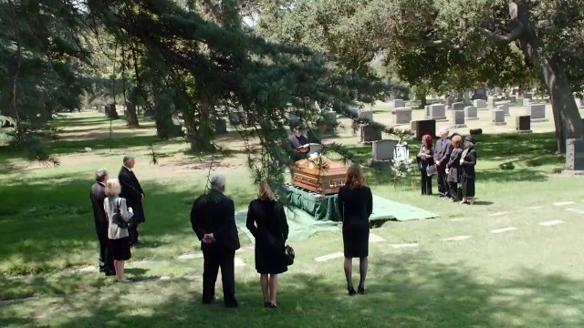 Les mystérieuses cartes de Noël Bande-annonce (EN)