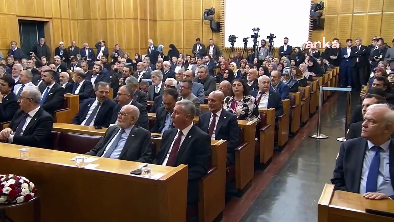 Ahmet Davutoğlu： ＂Notre gouvernement appelle le public à boycotter les entreprises qui soutiennent Israël.