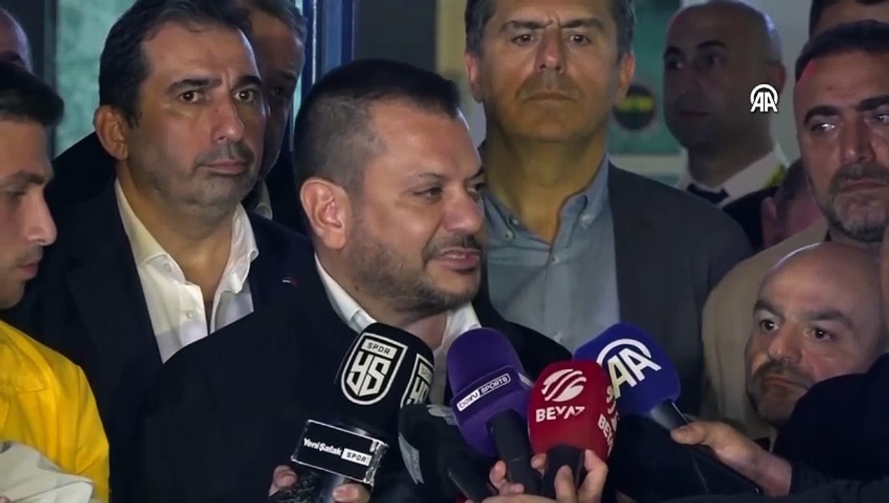 Türk futbolunda kaos! Fenerbahçe-Trabzon maçının  VAR hakemi Mete Kalkavan'ın düdüğünü astığı öne sürüldü