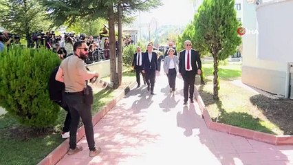 CHP Genel Başkanı Özgür Özel ve eşi Kemal Kılıçdaroğlu'nu evinde ziyaret etti